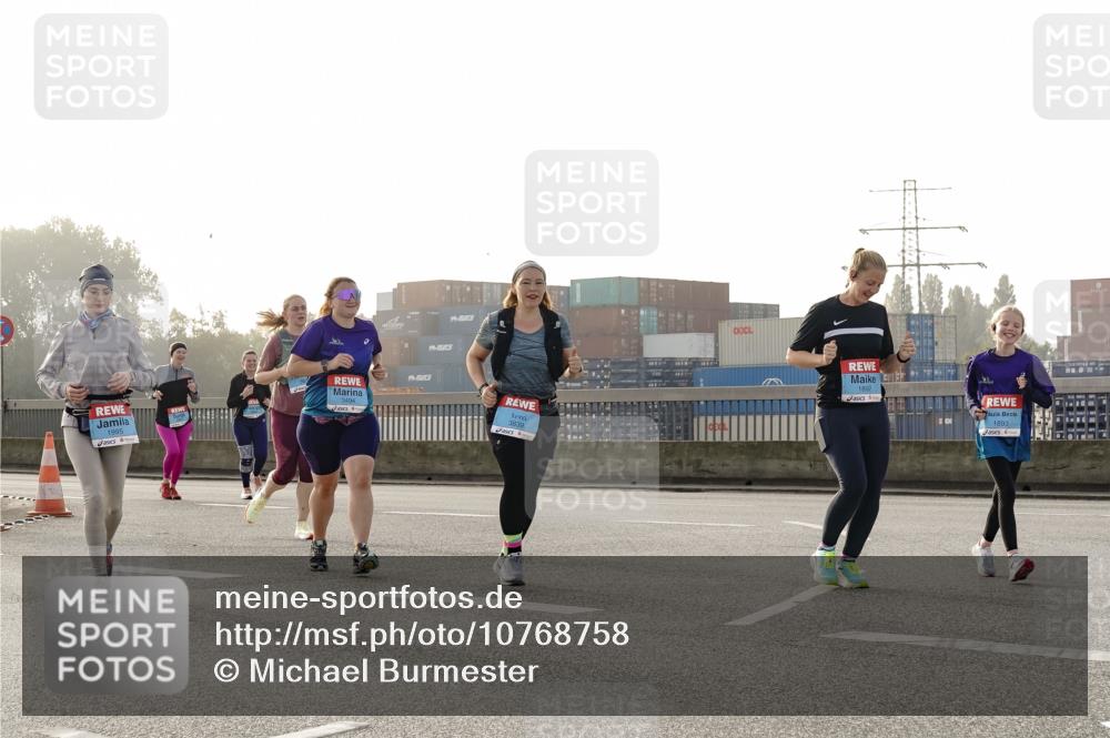 03.10.2026 - Köhlbrandbrückenlauf Michael Burmester http://msf.ph/oto/10768758 03.10.2026 09:28:09 Position 3 1995, 3839, 1892, 1893 meine-sportfotos.de
