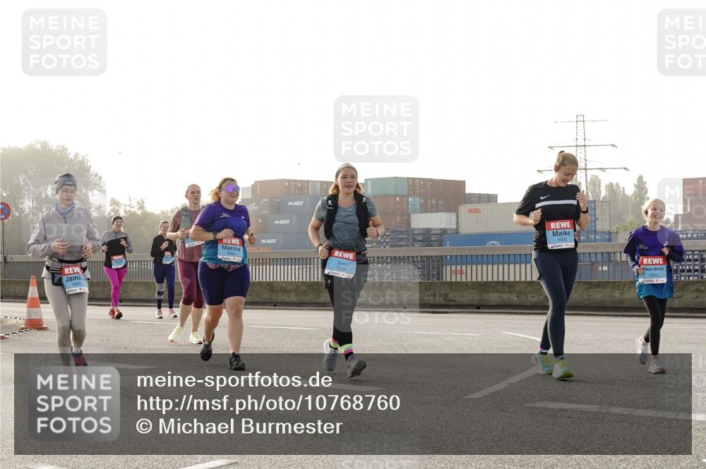 03.10.2026 - Köhlbrandbrückenlauf Michael Burmester http://msf.ph/oto/10768760 03.10.2026 09:28:10 Position 3 1995, 3839, 1892, 1893 meine-sportfotos.de