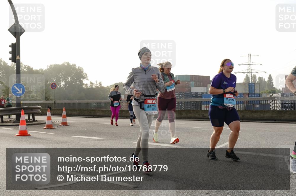 03.10.2026 - Köhlbrandbrückenlauf Michael Burmester http://msf.ph/oto/10768779 03.10.2026 09:28:12 Position 3 1995, 3494 meine-sportfotos.de