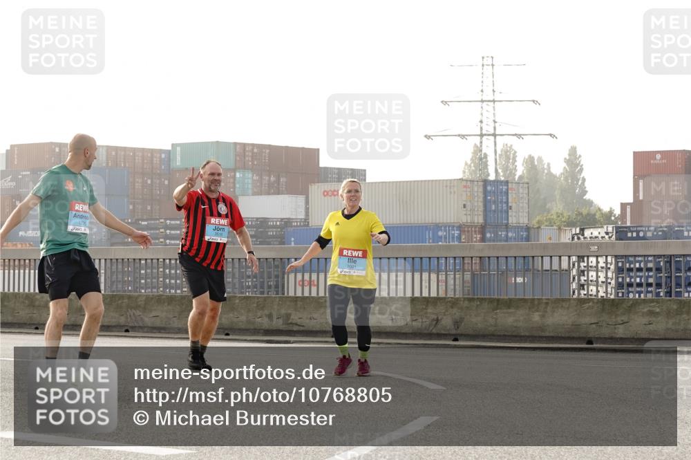 03.10.2026 - Köhlbrandbrückenlauf Michael Burmester http://msf.ph/oto/10768805 03.10.2026 09:28:26 Position 3 3516, 1725, 2001, 300, 620 meine-sportfotos.de