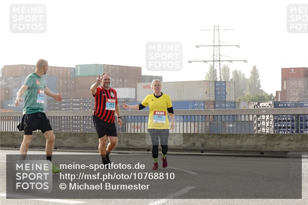 03.10.2026 - Köhlbrandbrückenlauf Michael Burmester http://msf.ph/oto/10768810 03.10.2026 09:28:26 Position 3 3516, 2001, 300, 1555564583, 620, 1540145 meine-sportfotos.de