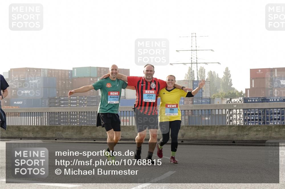 03.10.2026 - Köhlbrandbrückenlauf Michael Burmester http://msf.ph/oto/10768815 03.10.2026 09:28:28 Position 3 1725, 3516, 2001 meine-sportfotos.de