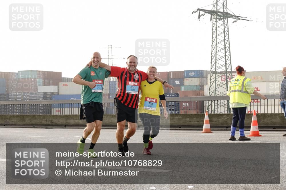 03.10.2026 - Köhlbrandbrückenlauf Michael Burmester http://msf.ph/oto/10768829 03.10.2026 09:28:29 Position 3 1725, 3516, 2001 meine-sportfotos.de