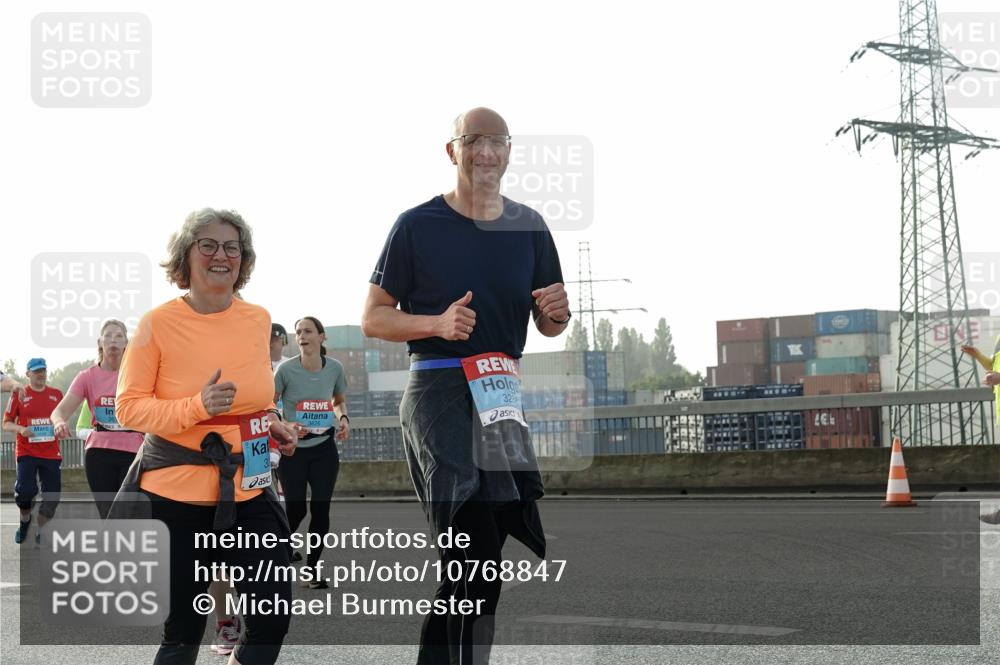 03.10.2026 - Köhlbrandbrückenlauf Michael Burmester http://msf.ph/oto/10768847 03.10.2026 09:28:32 Position 3 32 meine-sportfotos.de