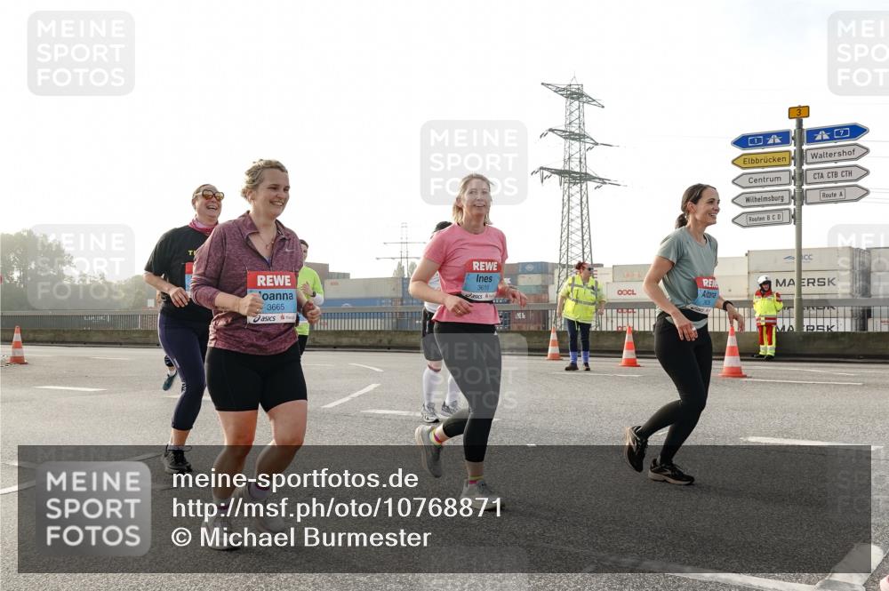 03.10.2026 - Köhlbrandbrückenlauf Michael Burmester http://msf.ph/oto/10768871 03.10.2026 09:28:35 Position 3 3610, 3665 meine-sportfotos.de