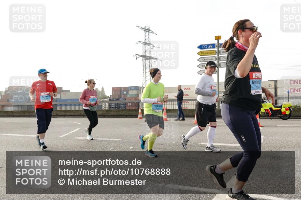 03.10.2026 - Köhlbrandbrückenlauf Michael Burmester http://msf.ph/oto/10768888 03.10.2026 09:28:37 Position 3 4, 2588, 3252 meine-sportfotos.de
