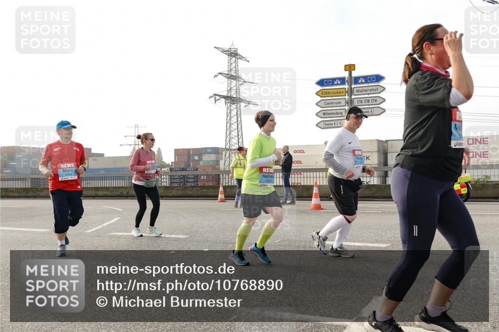 03.10.2026 - Köhlbrandbrückenlauf Michael Burmester http://msf.ph/oto/10768890 03.10.2026 09:28:37 Position 3  meine-sportfotos.de