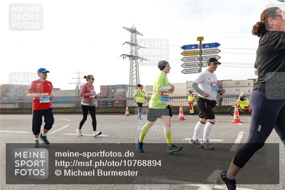 03.10.2026 - Köhlbrandbrückenlauf Michael Burmester http://msf.ph/oto/10768894 03.10.2026 09:28:37 Position 3  meine-sportfotos.de