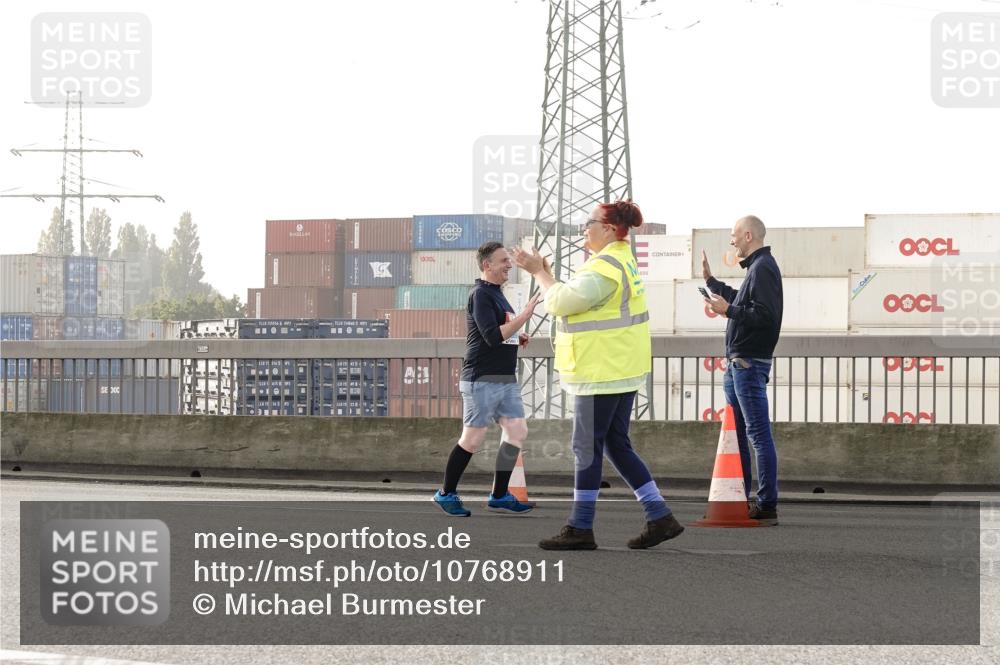 03.10.2026 - Köhlbrandbrückenlauf Michael Burmester http://msf.ph/oto/10768911 03.10.2026 09:28:45 Position 3 1548607, 457, 15, 23 meine-sportfotos.de