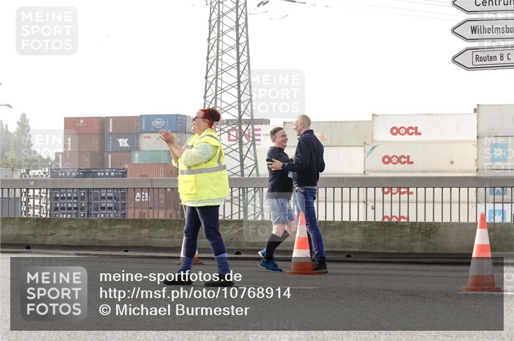 03.10.2026 - Köhlbrandbrückenlauf Michael Burmester http://msf.ph/oto/10768914 03.10.2026 09:28:46 Position 3 15555645, 3, 15, 43, 5, 3, 0, 15, 14973, 15, 123, 3 meine-sportfotos.de