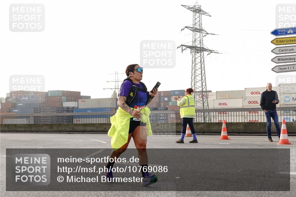 03.10.2026 - Köhlbrandbrückenlauf Michael Burmester http://msf.ph/oto/10769086 03.10.2026 09:28:52 Position 3 1 meine-sportfotos.de