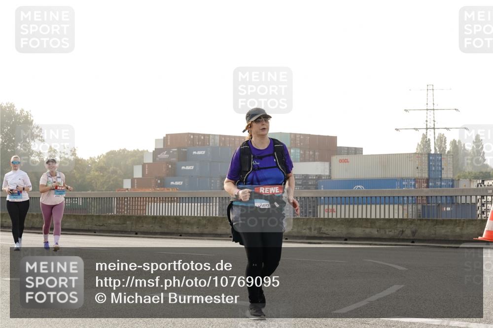 03.10.2026 - Köhlbrandbrückenlauf Michael Burmester http://msf.ph/oto/10769095 03.10.2026 09:28:59 Position 3  meine-sportfotos.de