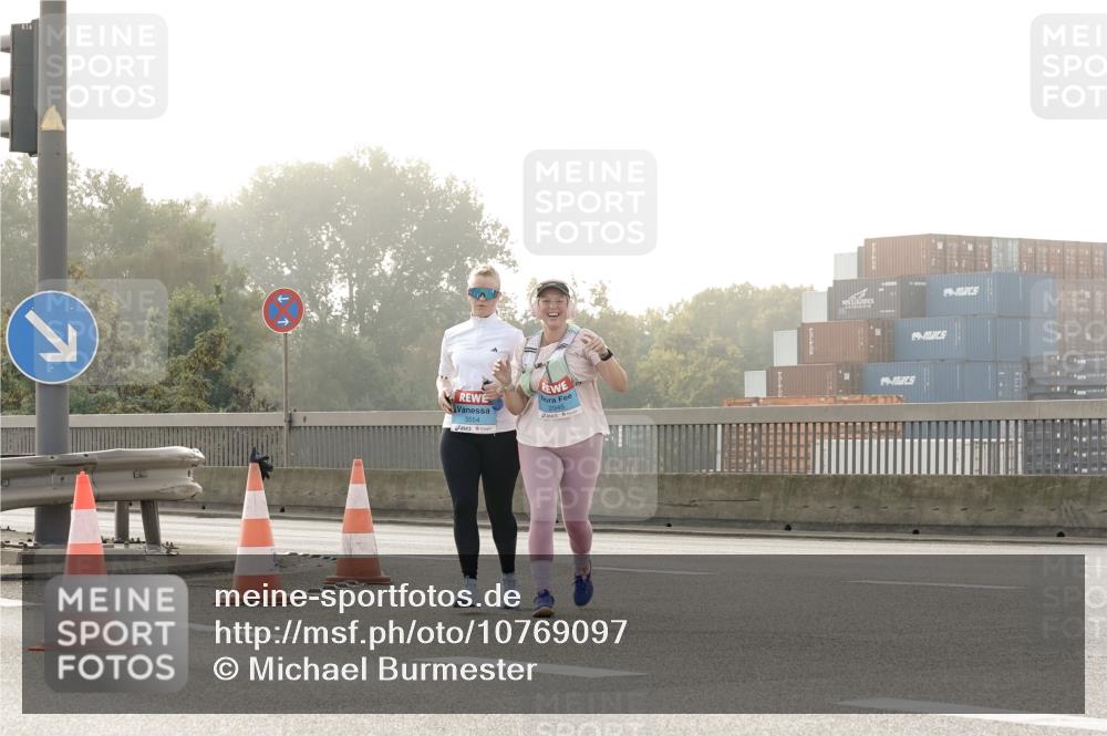 03.10.2026 - Köhlbrandbrückenlauf Michael Burmester http://msf.ph/oto/10769097 03.10.2026 09:29:01 Position 3 1, 7, 3554, 2945, 19 meine-sportfotos.de