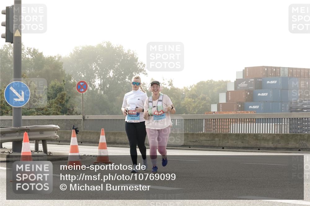 03.10.2026 - Köhlbrandbrückenlauf Michael Burmester http://msf.ph/oto/10769099 03.10.2026 09:29:01 Position 3 7, 3554, 2945, 19, 19 meine-sportfotos.de