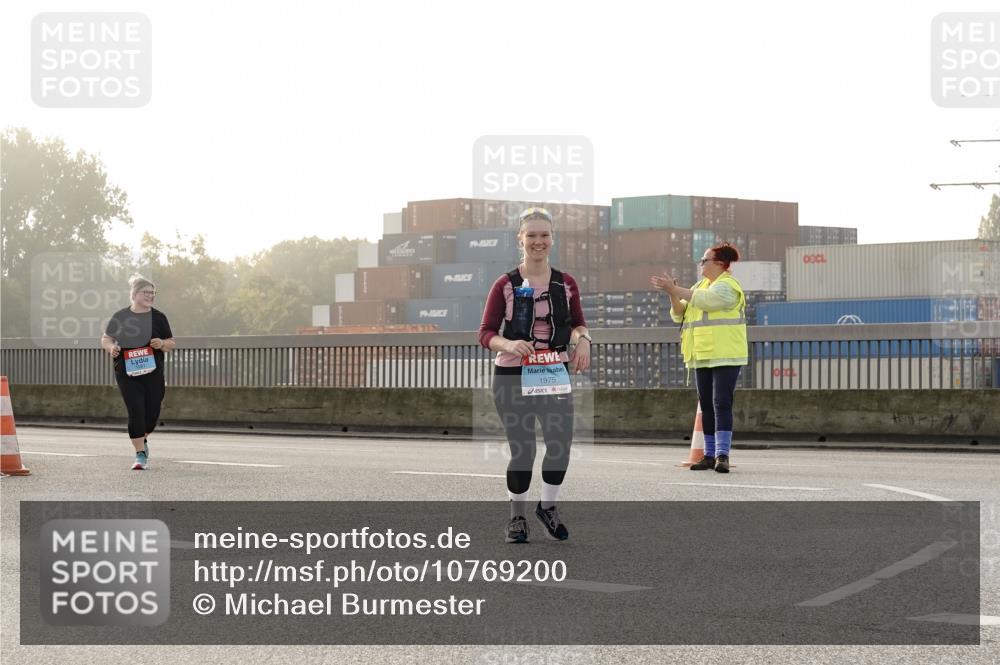 03.10.2026 - Köhlbrandbrückenlauf Michael Burmester http://msf.ph/oto/10769200 03.10.2026 09:29:39 Position 3 1975 meine-sportfotos.de