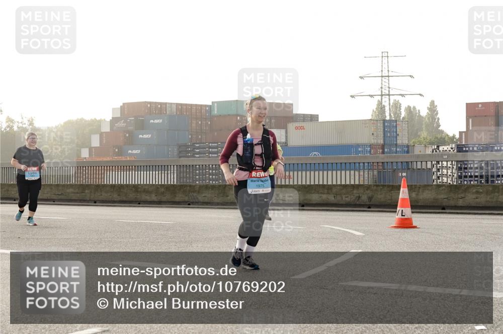 03.10.2026 - Köhlbrandbrückenlauf Michael Burmester http://msf.ph/oto/10769202 03.10.2026 09:29:40 Position 3 00, 1975 meine-sportfotos.de