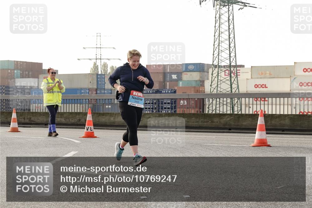 03.10.2026 - Köhlbrandbrückenlauf Michael Burmester http://msf.ph/oto/10769247 03.10.2026 09:30:45 Position 3 3430, 000 meine-sportfotos.de