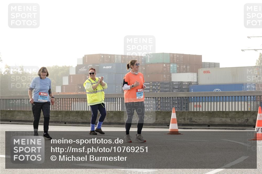 03.10.2026 - Köhlbrandbrückenlauf Michael Burmester http://msf.ph/oto/10769251 03.10.2026 09:31:32 Position 3  meine-sportfotos.de