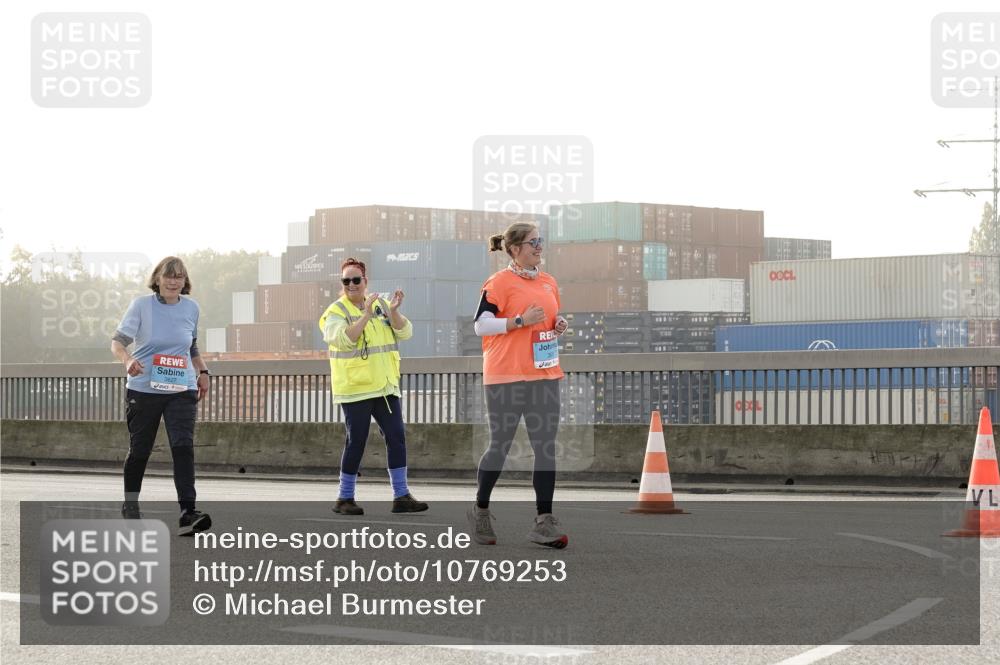03.10.2026 - Köhlbrandbrückenlauf Michael Burmester http://msf.ph/oto/10769253 03.10.2026 09:31:32 Position 3  meine-sportfotos.de