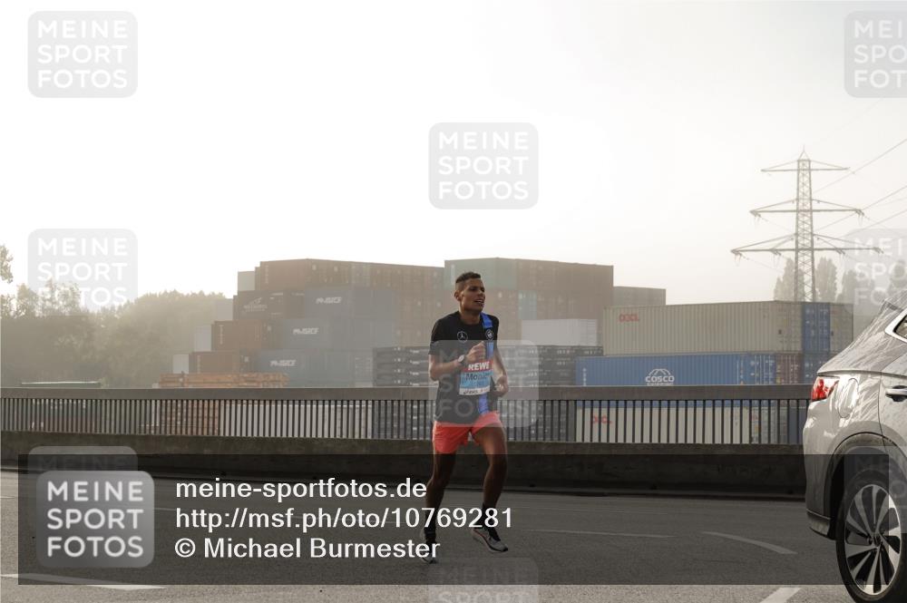 03.10.2026 - Köhlbrandbrückenlauf Michael Burmester http://msf.ph/oto/10769281 03.10.2026 09:09:19 Position 3  meine-sportfotos.de