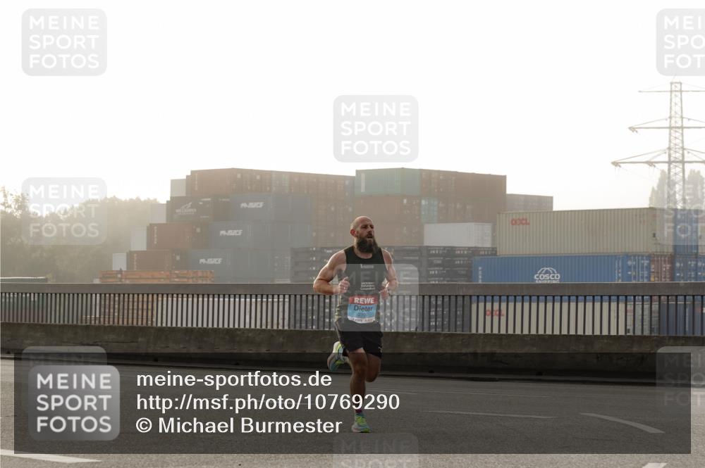03.10.2026 - Köhlbrandbrückenlauf Michael Burmester http://msf.ph/oto/10769290 03.10.2026 09:09:35 Position 3 2100 meine-sportfotos.de