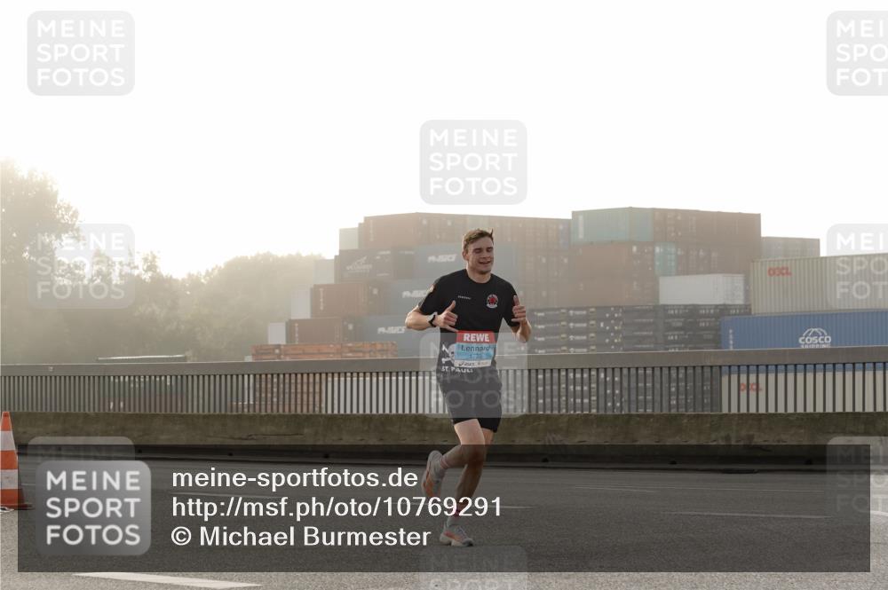 03.10.2026 - Köhlbrandbrückenlauf Michael Burmester http://msf.ph/oto/10769291 03.10.2026 09:09:47 Position 3 45719 meine-sportfotos.de