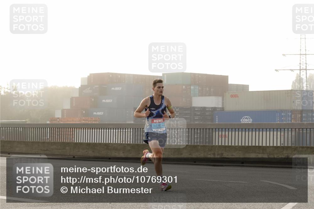 03.10.2026 - Köhlbrandbrückenlauf Michael Burmester http://msf.ph/oto/10769301 03.10.2026 09:10:02 Position 3 3735 meine-sportfotos.de