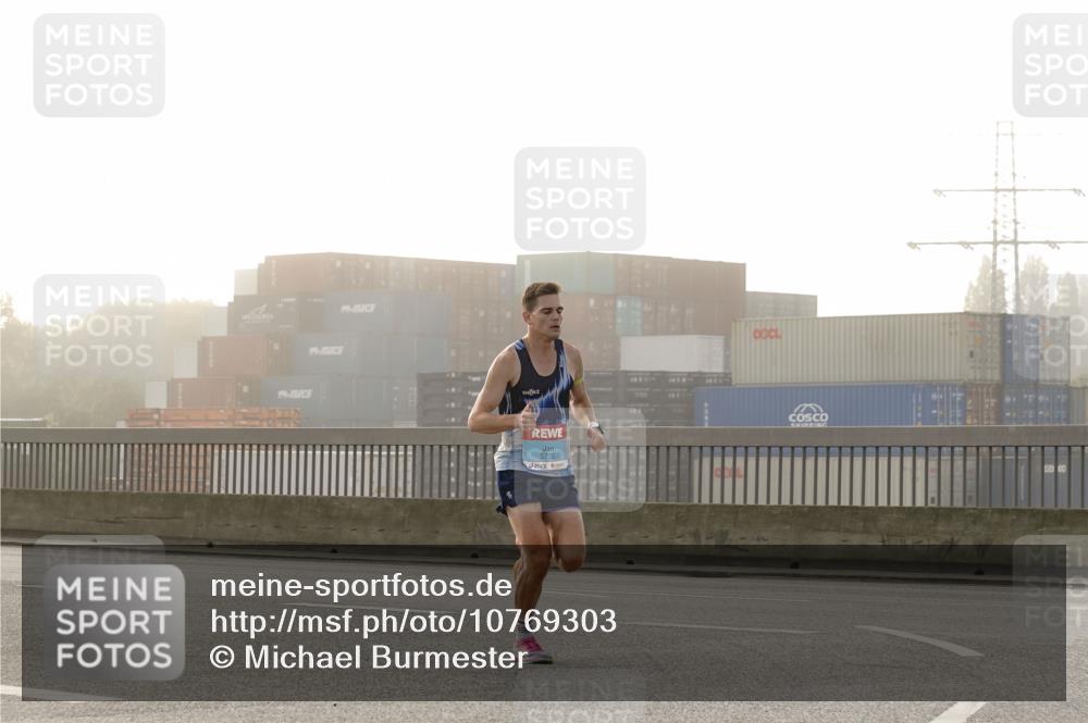 03.10.2026 - Köhlbrandbrückenlauf Michael Burmester http://msf.ph/oto/10769303 03.10.2026 09:10:02 Position 3 3735 meine-sportfotos.de