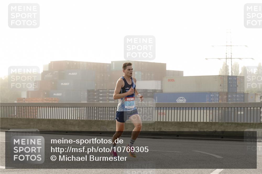 03.10.2026 - Köhlbrandbrückenlauf Michael Burmester http://msf.ph/oto/10769305 03.10.2026 09:10:02 Position 3 76715, 3735 meine-sportfotos.de
