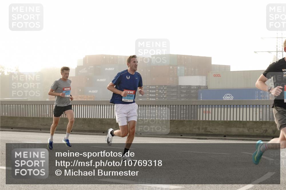 03.10.2026 - Köhlbrandbrückenlauf Michael Burmester http://msf.ph/oto/10769318 03.10.2026 09:10:11 Position 3 16119, 2131, 20 meine-sportfotos.de