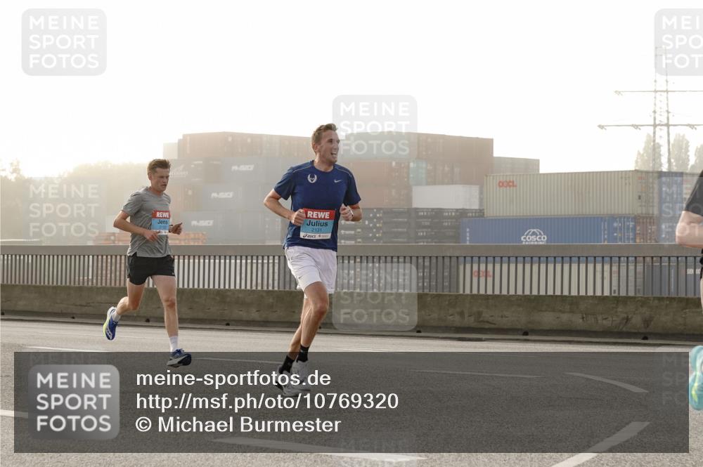 03.10.2026 - Köhlbrandbrückenlauf Michael Burmester http://msf.ph/oto/10769320 03.10.2026 09:10:11 Position 3 2131 meine-sportfotos.de
