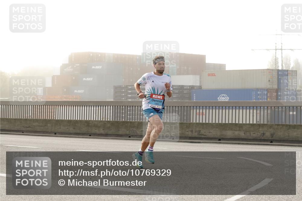 03.10.2026 - Köhlbrandbrückenlauf Michael Burmester http://msf.ph/oto/10769329 03.10.2026 09:10:20 Position 3 1063 meine-sportfotos.de