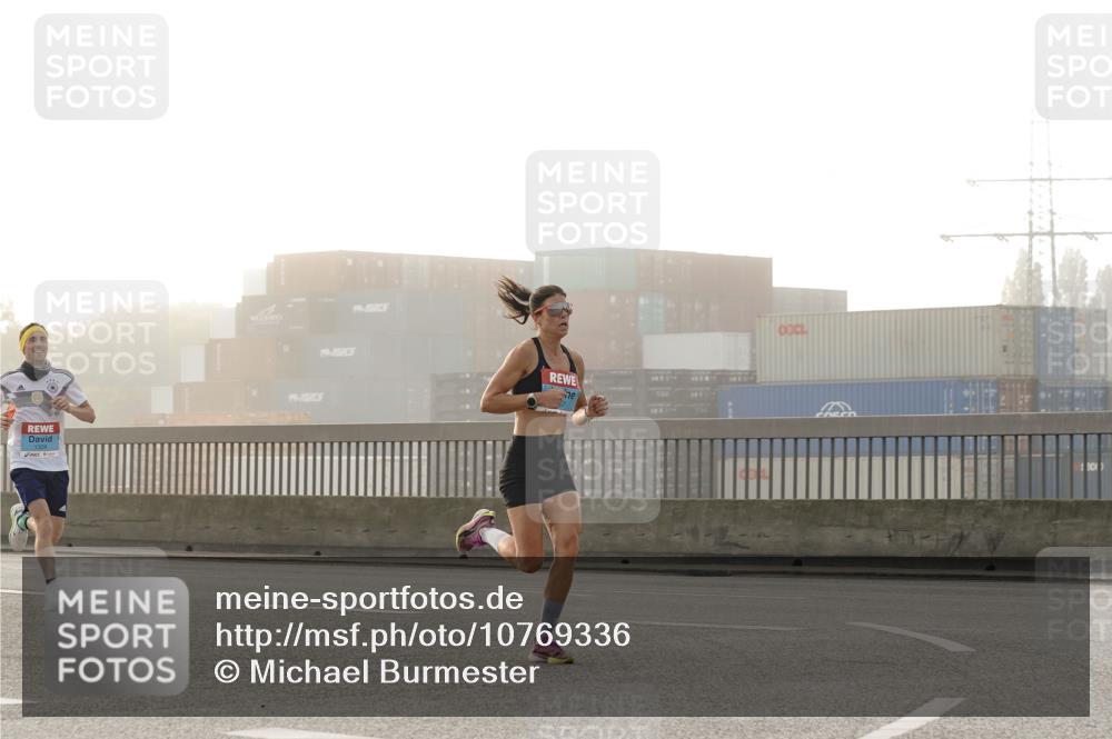 03.10.2026 - Köhlbrandbrückenlauf Michael Burmester http://msf.ph/oto/10769336 03.10.2026 09:10:33 Position 3 1324 meine-sportfotos.de