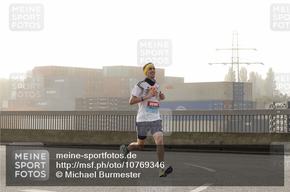 03.10.2026 - Köhlbrandbrückenlauf Michael Burmester http://msf.ph/oto/10769346 03.10.2026 09:10:34 Position 3 1324, 320 meine-sportfotos.de