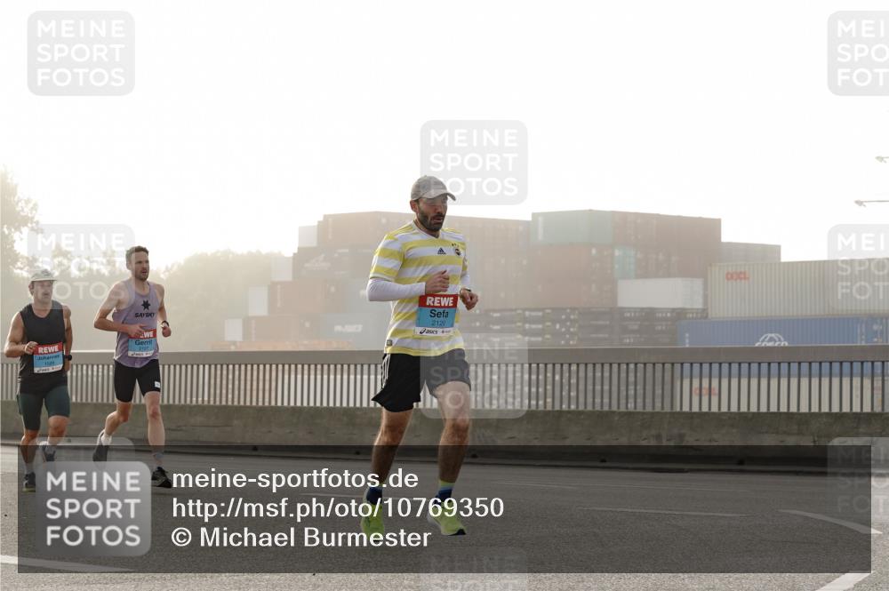 03.10.2026 - Köhlbrandbrückenlauf Michael Burmester http://msf.ph/oto/10769350 03.10.2026 09:10:43 Position 3 2120, 11599 meine-sportfotos.de