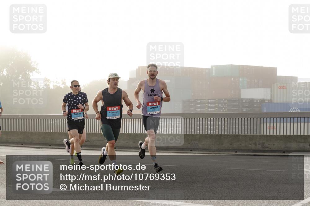 03.10.2026 - Köhlbrandbrückenlauf Michael Burmester http://msf.ph/oto/10769353 03.10.2026 09:10:44 Position 3 1599, 2107 meine-sportfotos.de