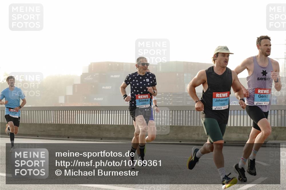 03.10.2026 - Köhlbrandbrückenlauf Michael Burmester http://msf.ph/oto/10769361 03.10.2026 09:10:46 Position 3 3705, 2263, 1599, 2107 meine-sportfotos.de