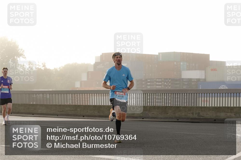03.10.2026 - Köhlbrandbrückenlauf Michael Burmester http://msf.ph/oto/10769364 03.10.2026 09:10:47 Position 3 3705 meine-sportfotos.de