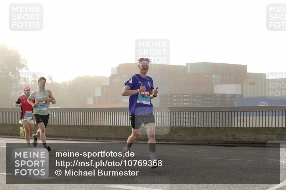 03.10.2026 - Köhlbrandbrückenlauf Michael Burmester http://msf.ph/oto/10769368 03.10.2026 09:10:49 Position 3 2172 meine-sportfotos.de