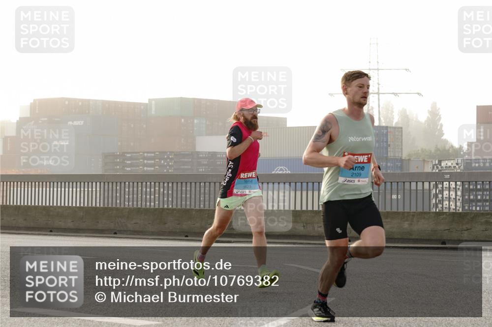 03.10.2026 - Köhlbrandbrückenlauf Michael Burmester http://msf.ph/oto/10769382 03.10.2026 09:10:51 Position 3 19, 3823, 2109, 620, 155954, 49 meine-sportfotos.de