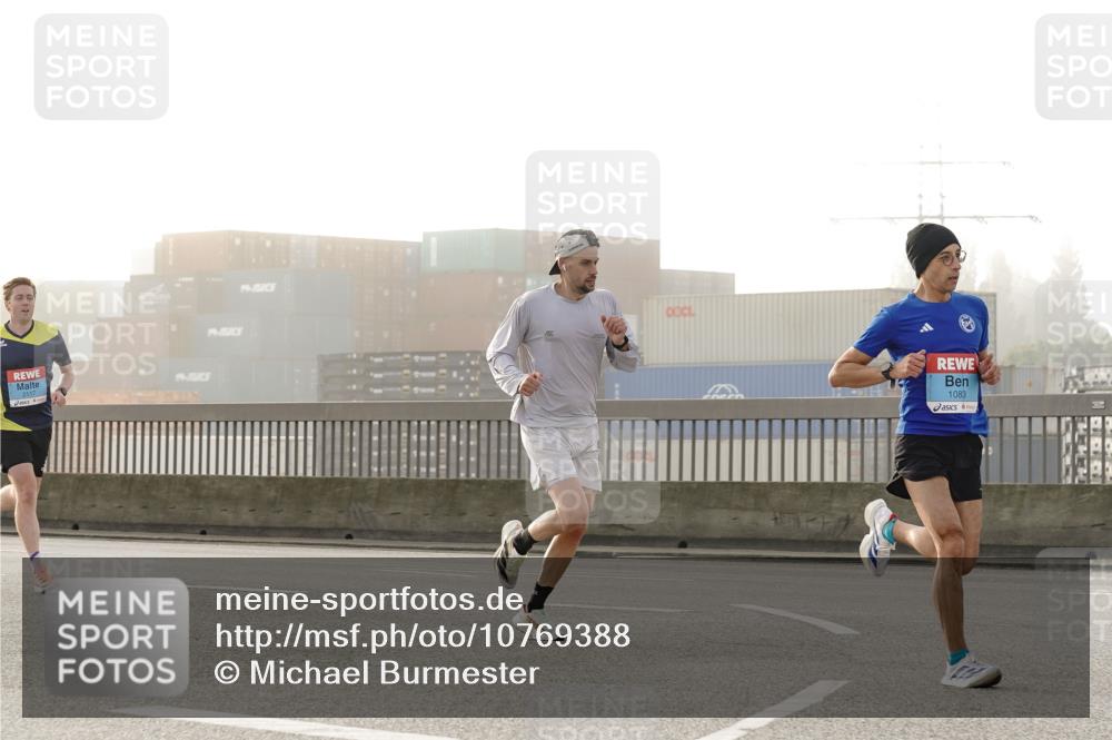 03.10.2026 - Köhlbrandbrückenlauf Michael Burmester http://msf.ph/oto/10769388 03.10.2026 09:11:03 Position 3 2117, 1083 meine-sportfotos.de