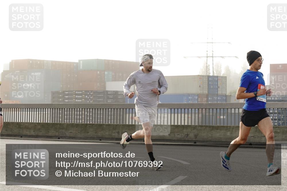 03.10.2026 - Köhlbrandbrückenlauf Michael Burmester http://msf.ph/oto/10769392 03.10.2026 09:11:03 Position 3  meine-sportfotos.de