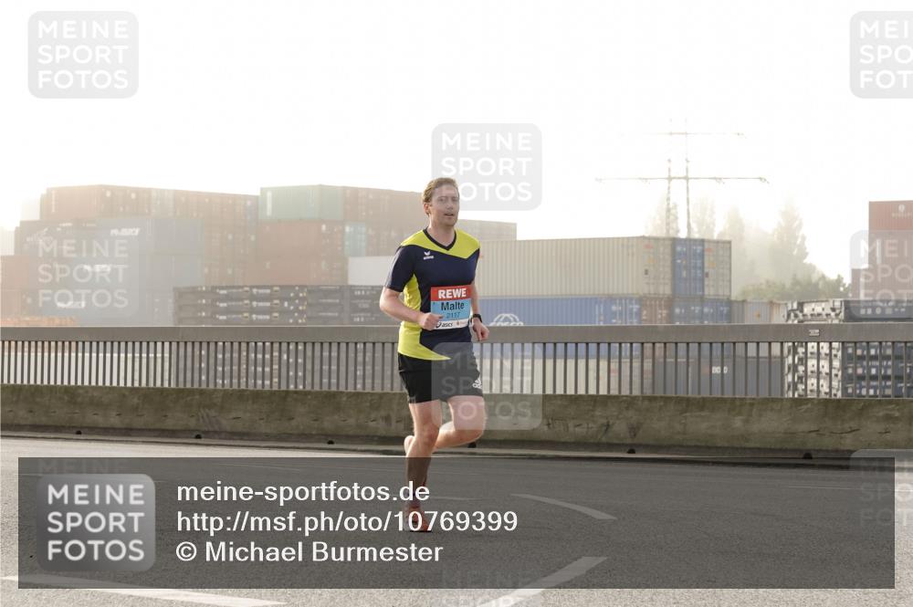 03.10.2026 - Köhlbrandbrückenlauf Michael Burmester http://msf.ph/oto/10769399 03.10.2026 09:11:05 Position 3 2117, 320 meine-sportfotos.de