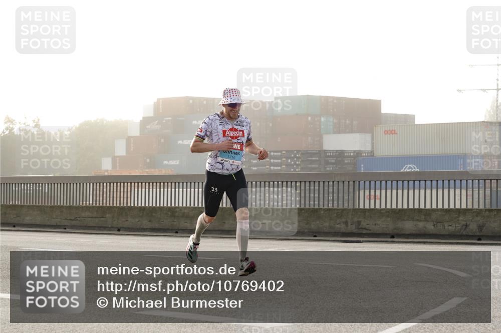 03.10.2026 - Köhlbrandbrückenlauf Michael Burmester http://msf.ph/oto/10769402 03.10.2026 09:11:08 Position 3 317, 1716, 33 meine-sportfotos.de