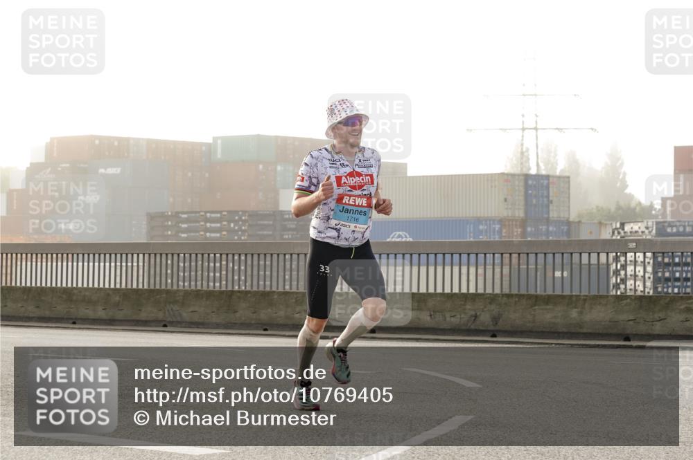 03.10.2026 - Köhlbrandbrückenlauf Michael Burmester http://msf.ph/oto/10769405 03.10.2026 09:11:09 Position 3 1716, 33 meine-sportfotos.de