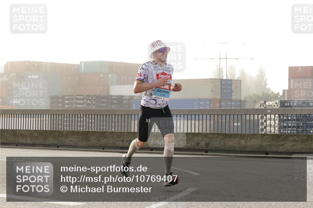 03.10.2026 - Köhlbrandbrückenlauf Michael Burmester http://msf.ph/oto/10769407 03.10.2026 09:11:09 Position 3 33, 1716 meine-sportfotos.de