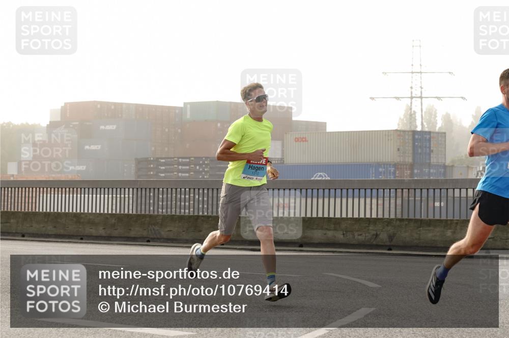 03.10.2026 - Köhlbrandbrückenlauf Michael Burmester http://msf.ph/oto/10769414 03.10.2026 09:11:16 Position 3 1310 meine-sportfotos.de