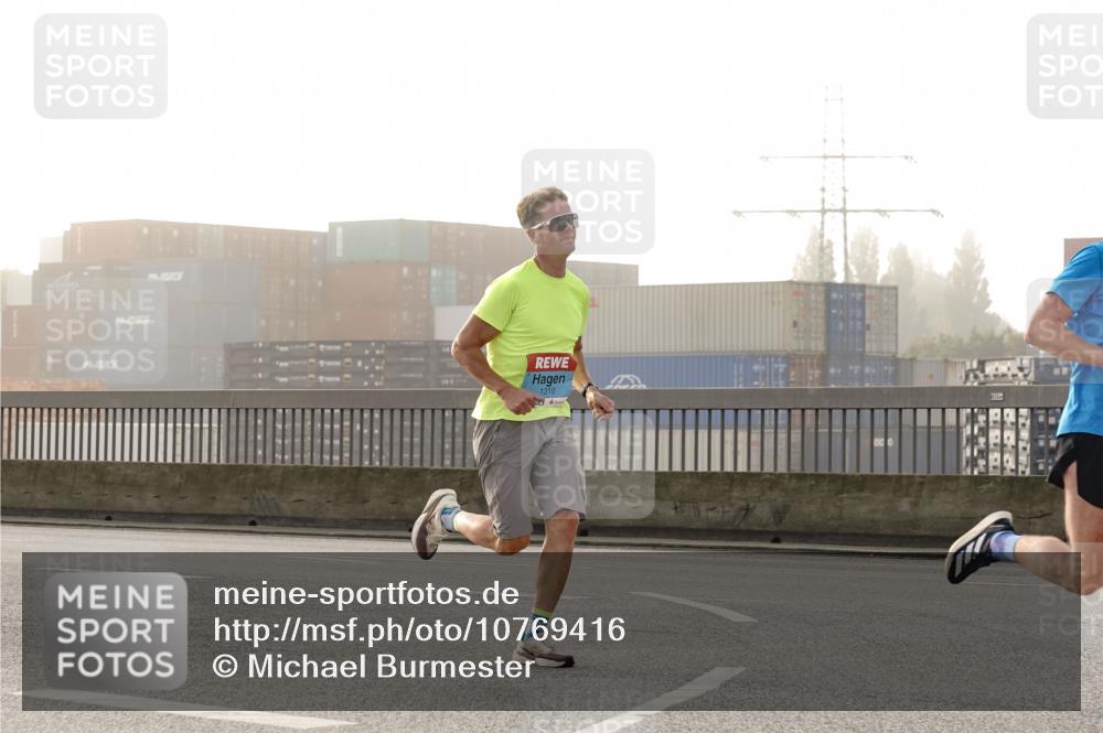 03.10.2026 - Köhlbrandbrückenlauf Michael Burmester http://msf.ph/oto/10769416 03.10.2026 09:11:16 Position 3 1318, 1310 meine-sportfotos.de