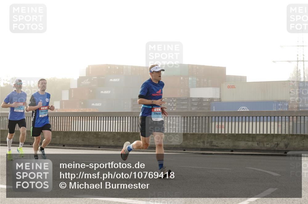 03.10.2026 - Köhlbrandbrückenlauf Michael Burmester http://msf.ph/oto/10769418 03.10.2026 09:11:17 Position 3 135 meine-sportfotos.de