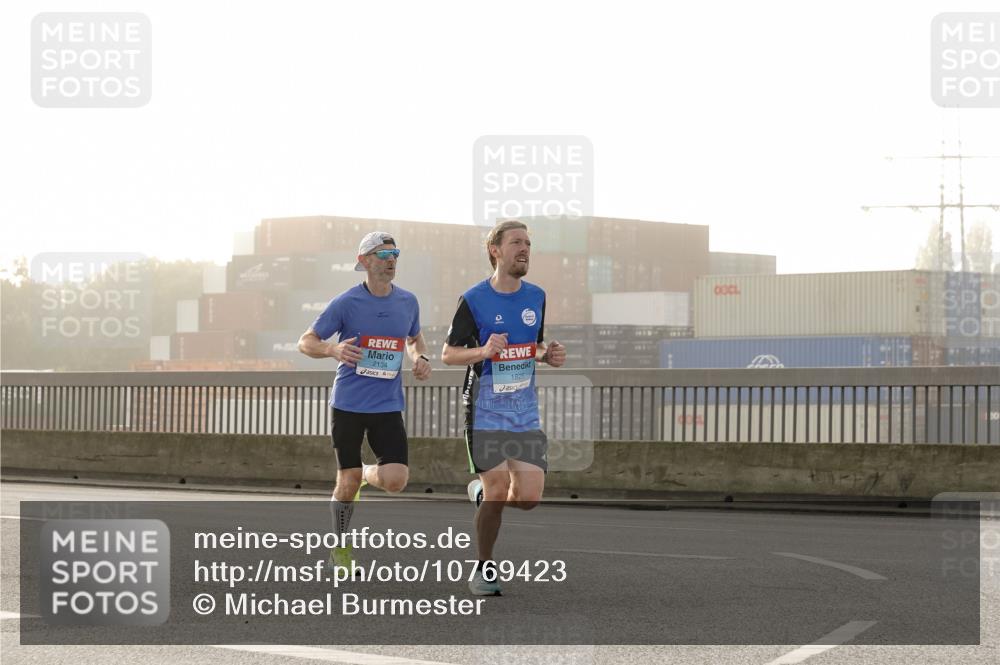 03.10.2026 - Köhlbrandbrückenlauf Michael Burmester http://msf.ph/oto/10769423 03.10.2026 09:11:18 Position 3 2134, 1825 meine-sportfotos.de